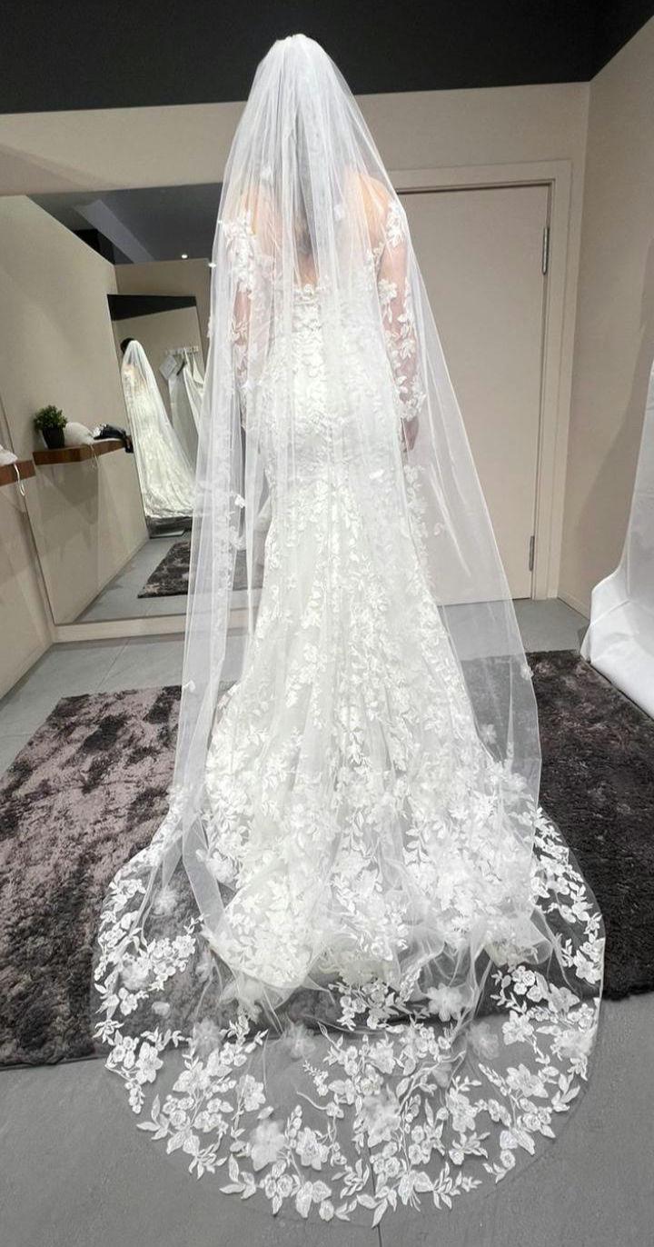 Handmade one-tier cathedral veil with 3D flowers Esse