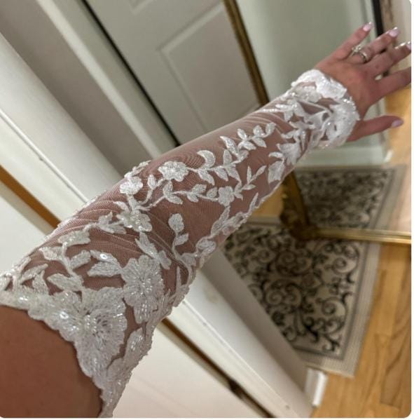 Detachable wedding sleeves