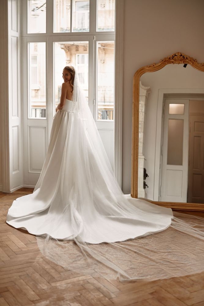 Glittery veil with pearls Olivia