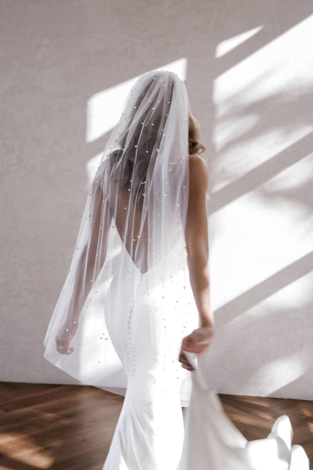 Glittery veil with pearls Olivia