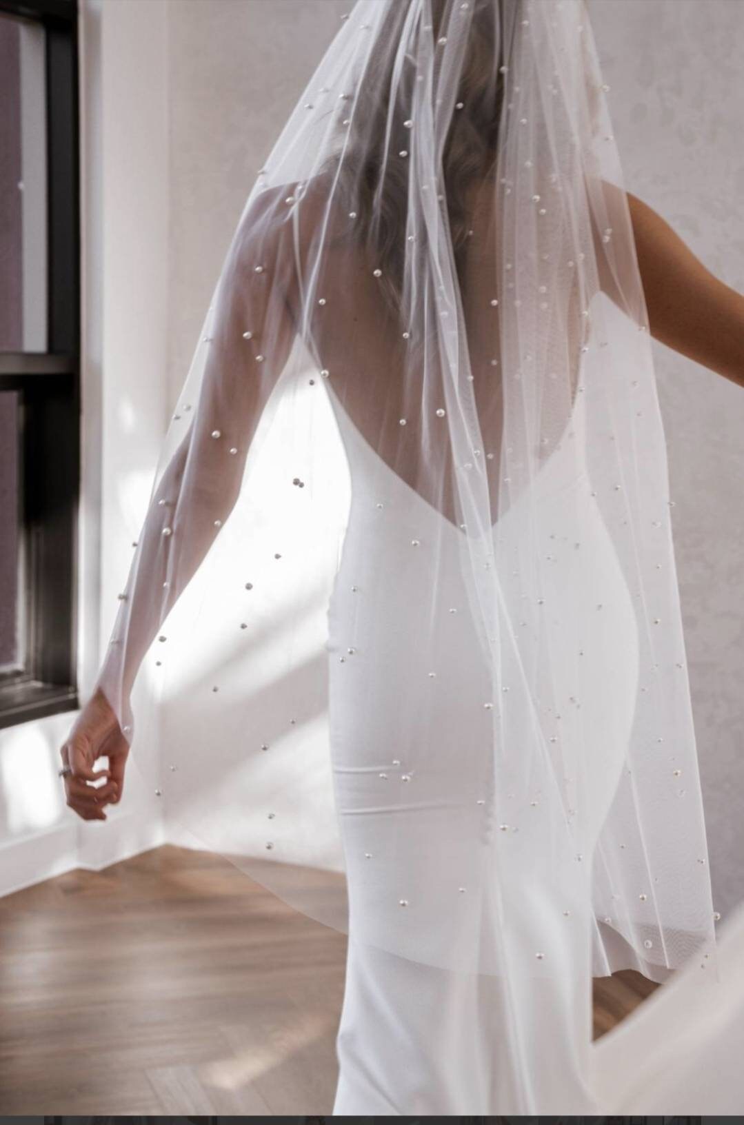 Glittery veil with pearls Olivia