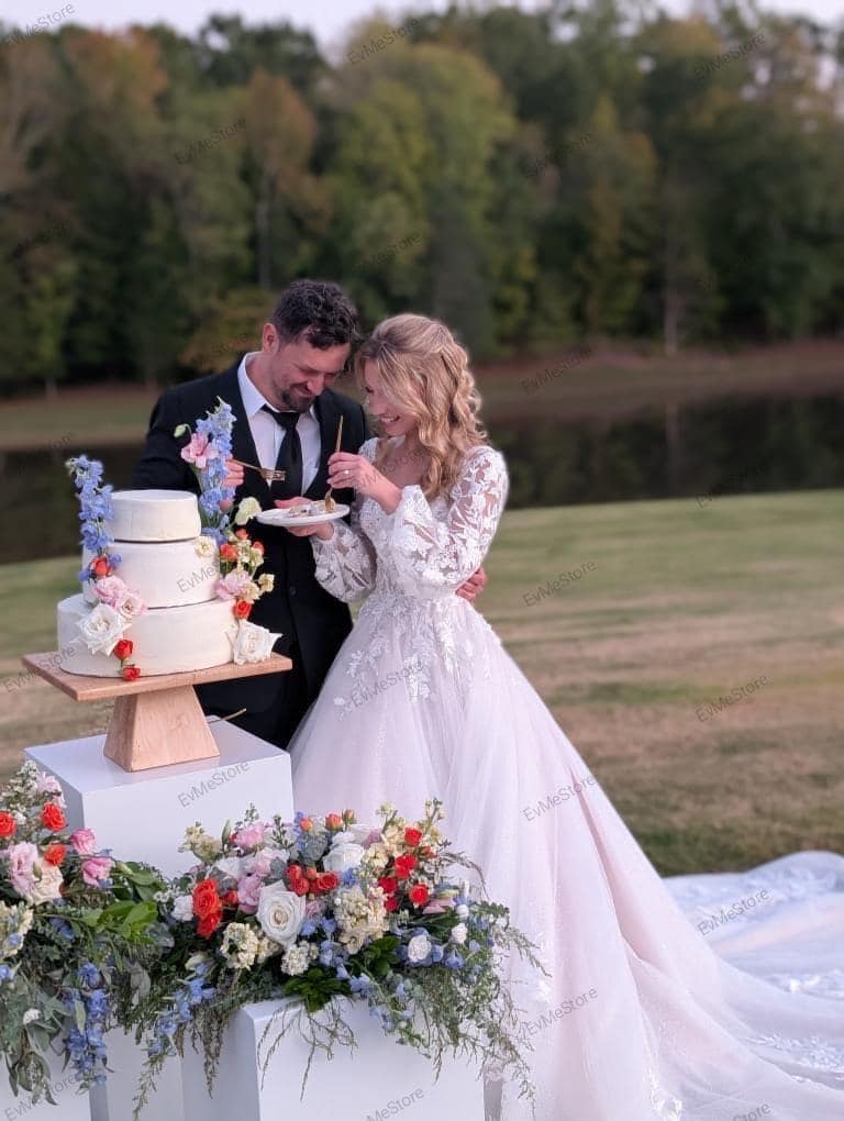 Detachable wedding sleeves and straps