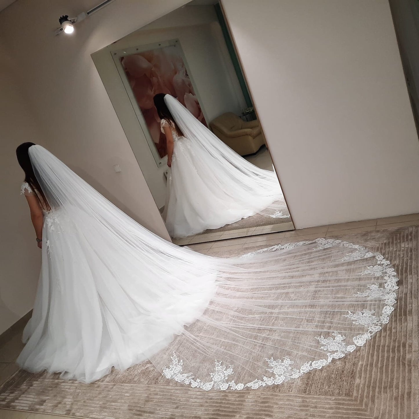 Cathedral lace veil Loise
