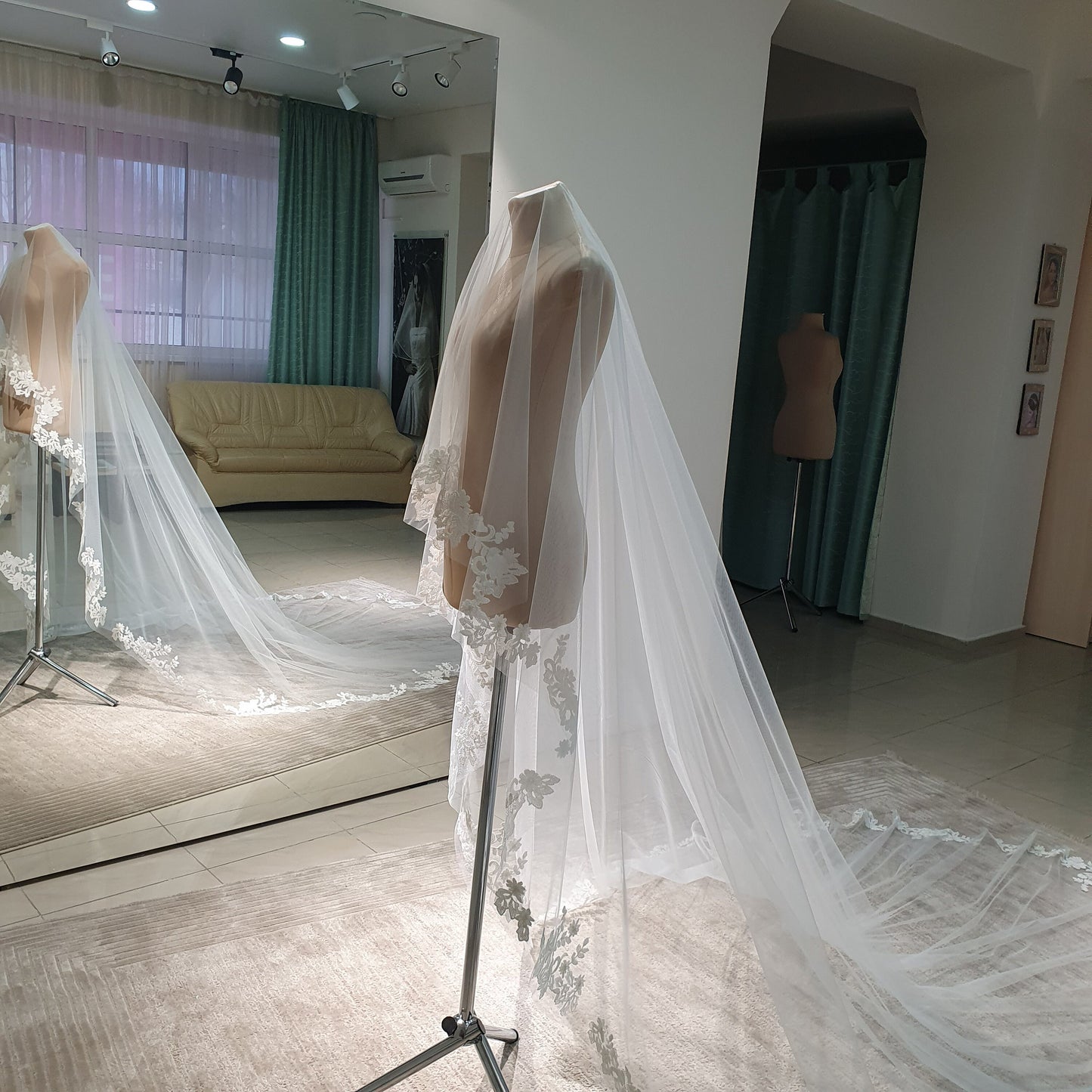 Cathedral lace veil