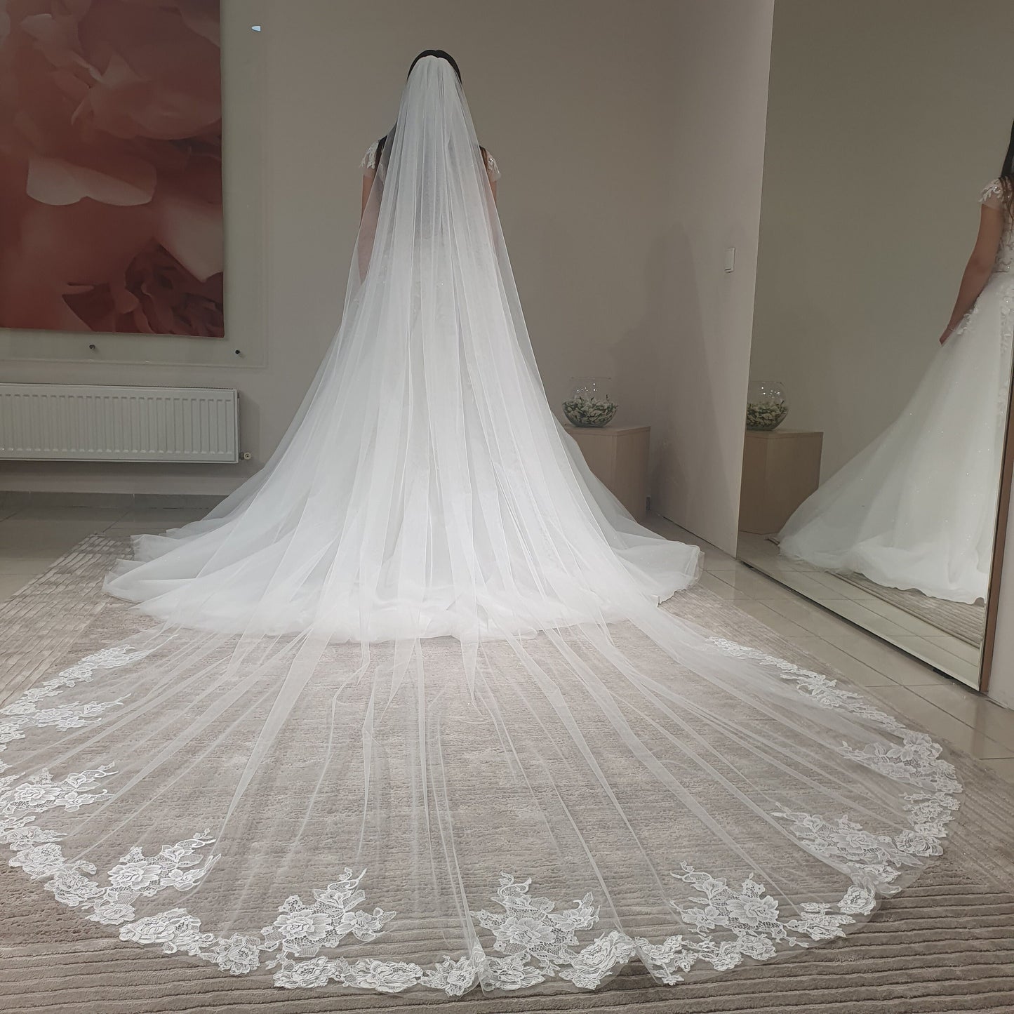 Cathedral lace veil Loise