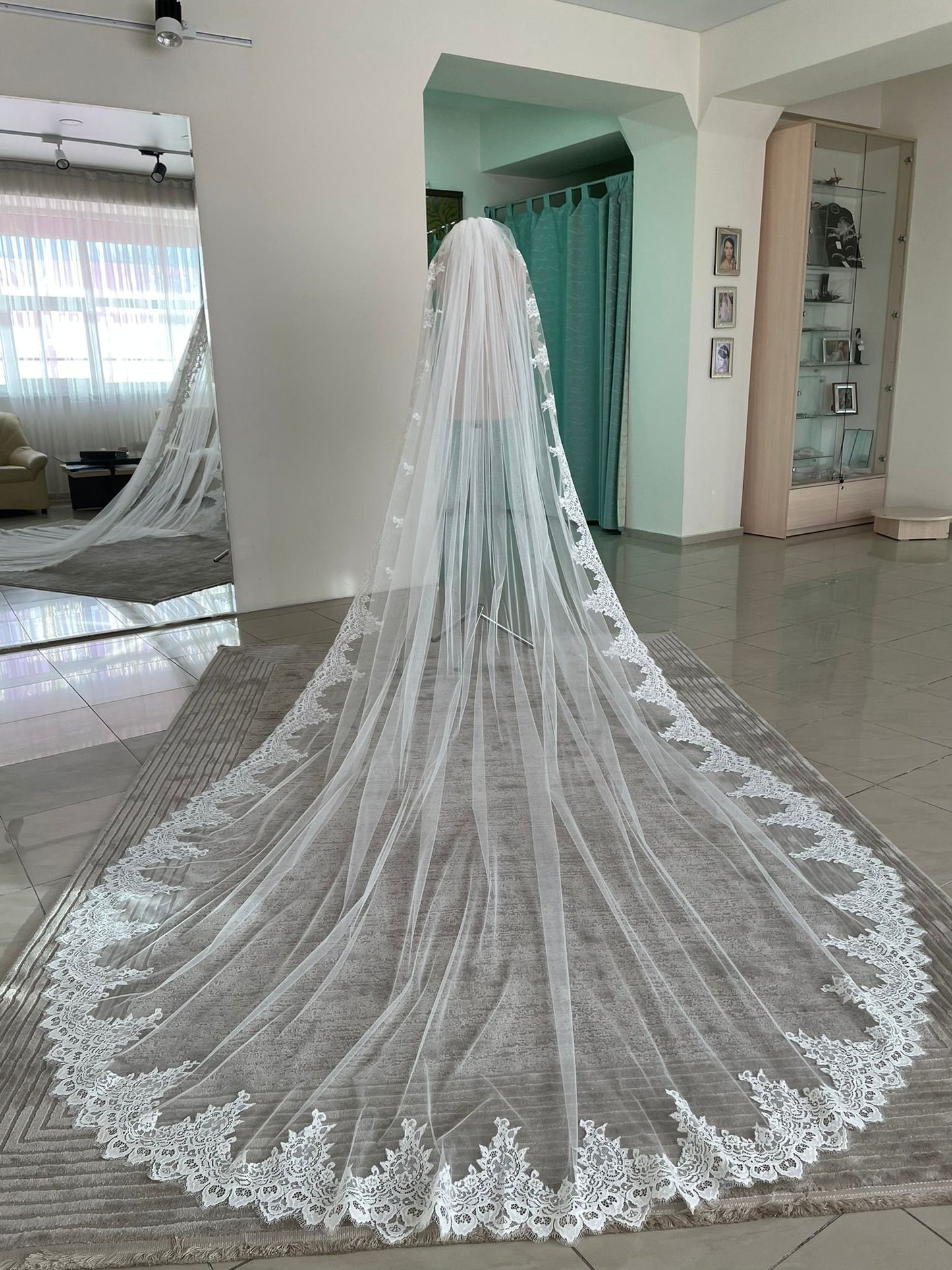 Cathedral lace veil Diana