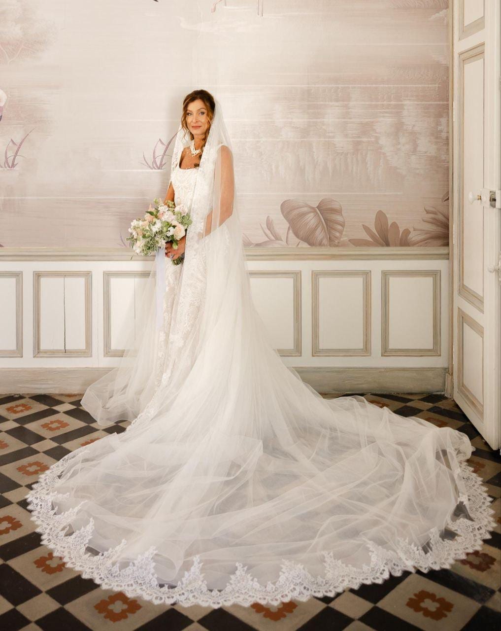 Cathedral lace veil Diana