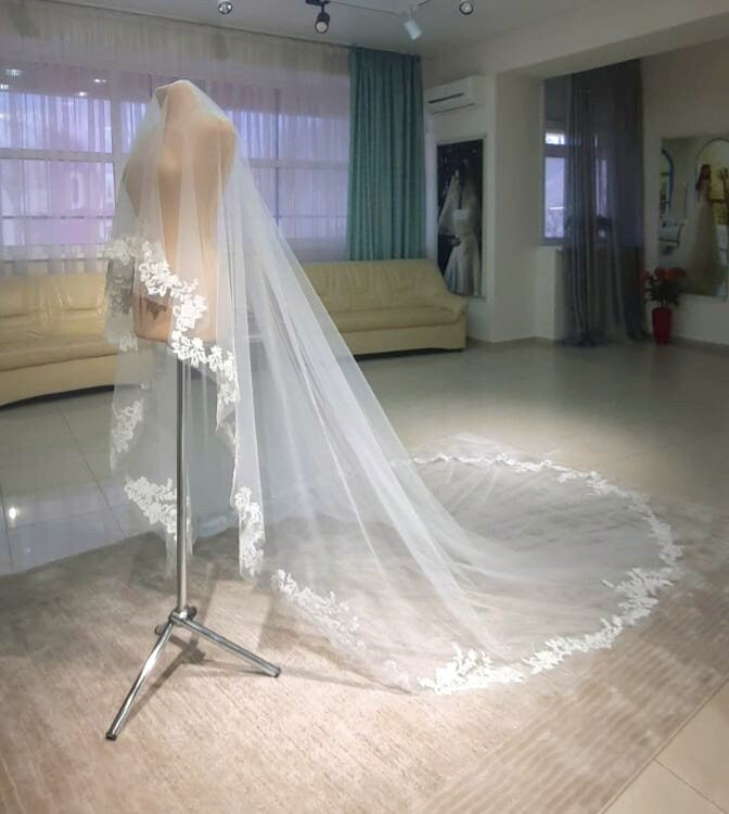 Cathedral lace veil