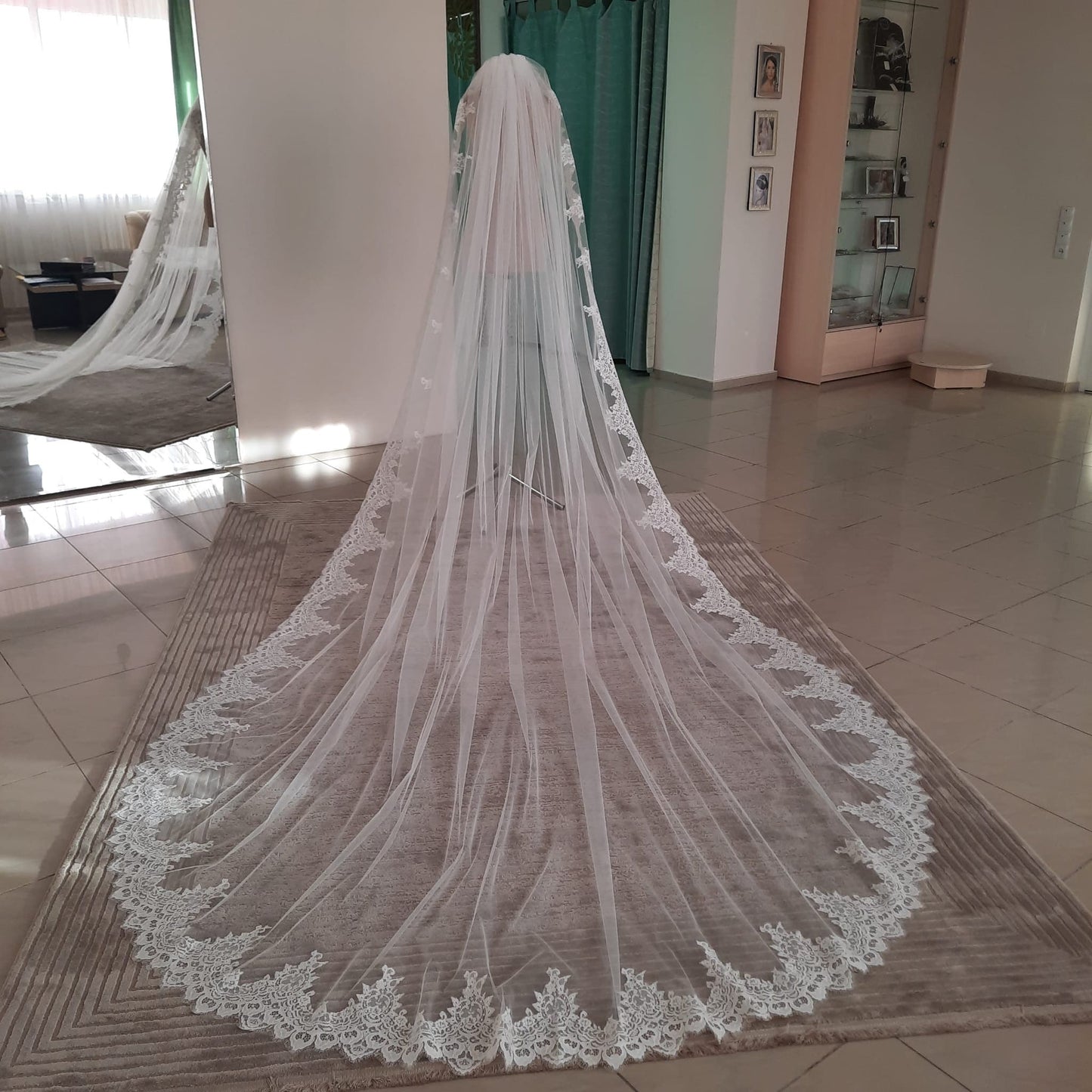 Cathedral lace veil Diana
