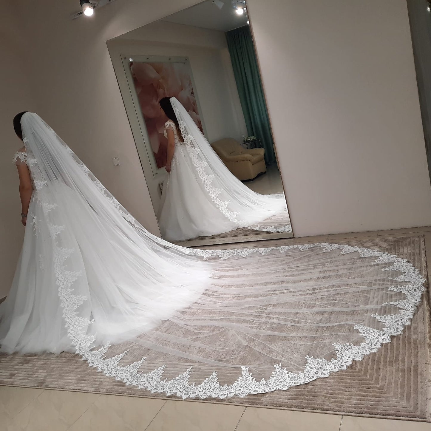 Cathedral lace veil Diana
